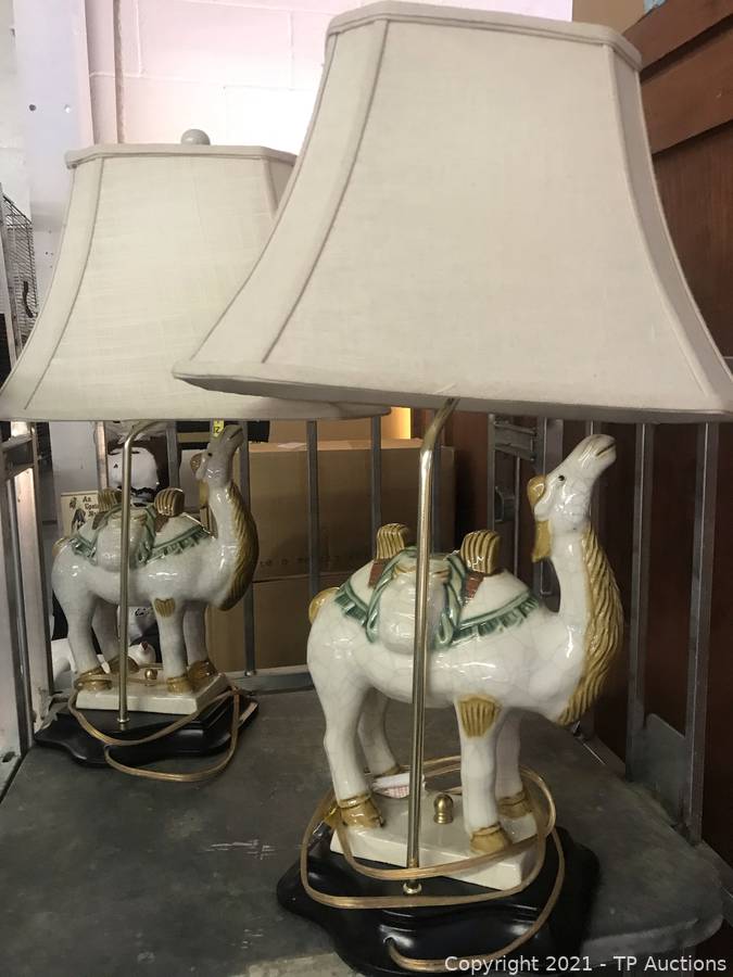 Settlers enorm Forudsige Marble Base White Camel Lamps With Square Shade Made in Fabrique China 26”  Tall (Quantity 2) Auctions | TP Auctions