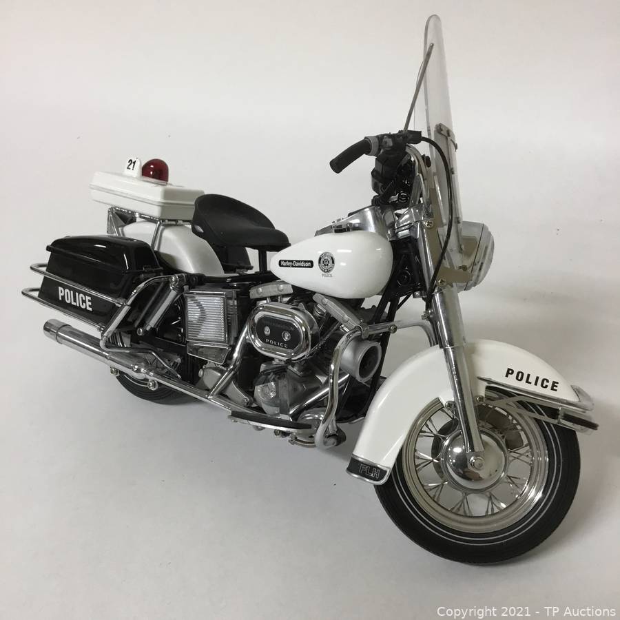 Franklin Mint 1976 Harley-Davidson Police Electra Glide Motorcycle