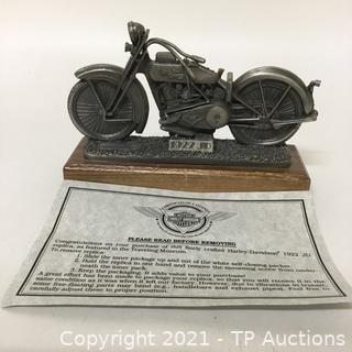 Harley-Davidson Motorcycles 1922 JD Traveling Museum Replica Scale