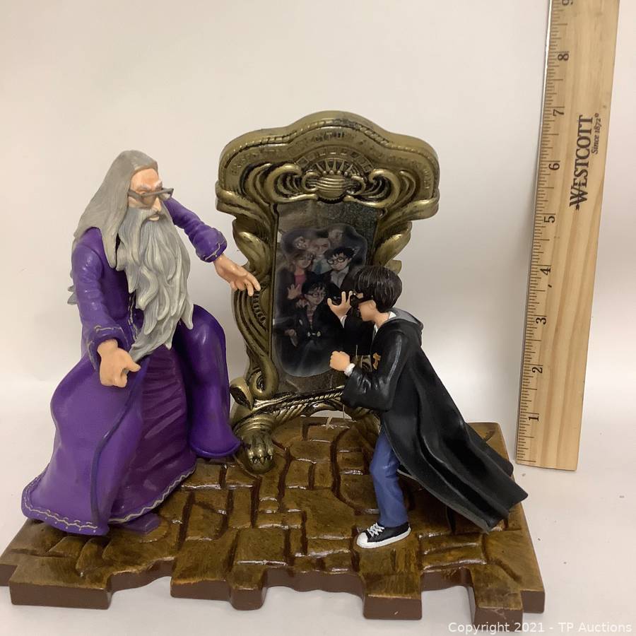 Details about   Harry Potter Collector's Series Mirror of Erised Figurine Classic Scene with box 